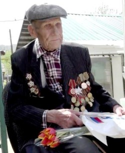 Вячеслав Тарасов поздравил ветеранов, проживающих в Ленинском районе города